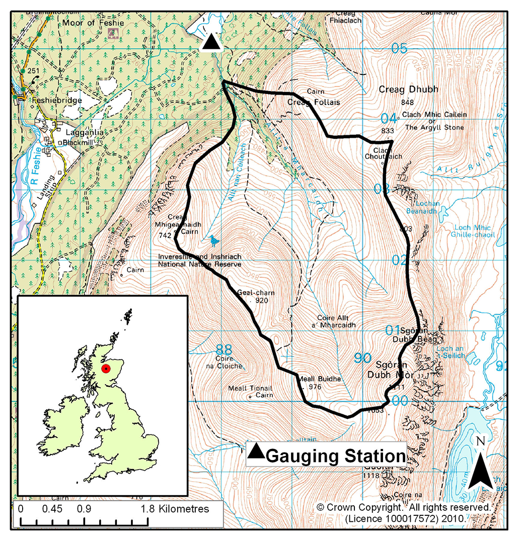 Catchment boundary and gauging location