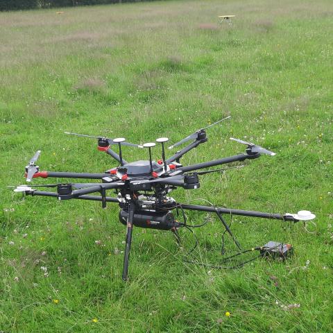 Drone equipped with a lidar instrument